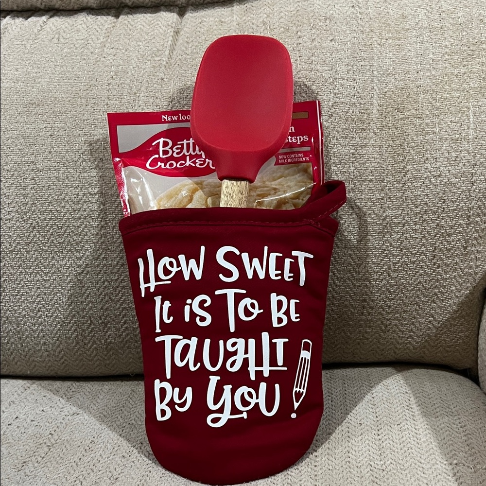 Teacher’s Gift Red Baking Set